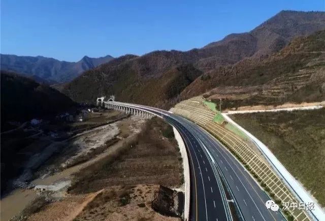宝鸡至坪坎高速公路是国家高速银昆线(g85)的组成路段,也是陕西省"