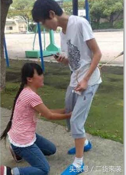 妹子，你坐在那里我还能好好看电视么？