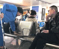 新交了个女朋友，和她一起吃了一顿饭就分了