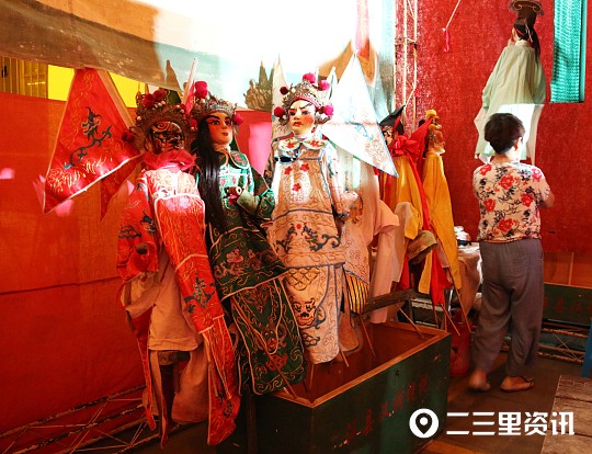 木偶戏人物  吴燕峰摄.jpg