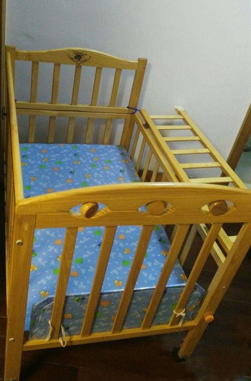 婴儿床.jpg